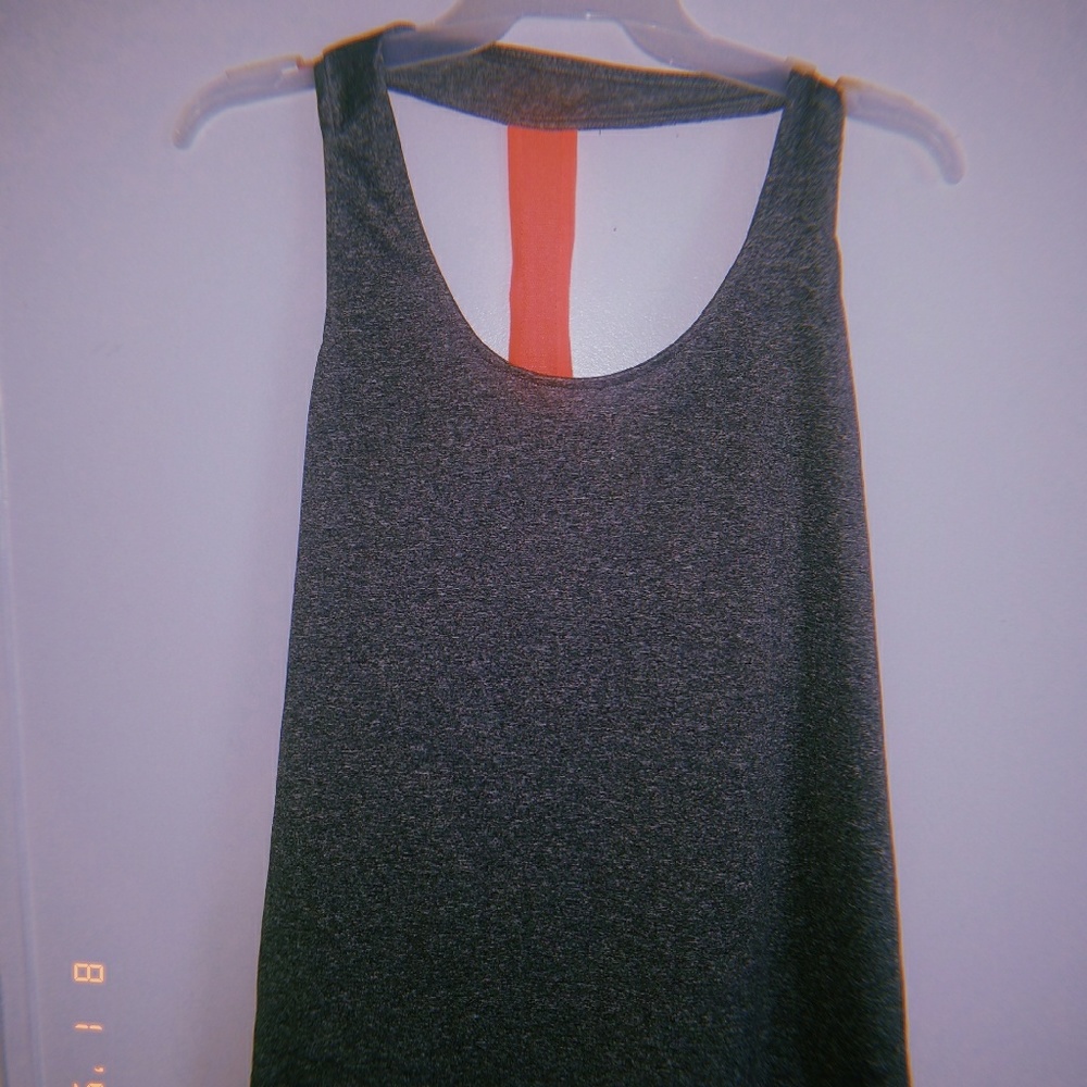 workout tank top